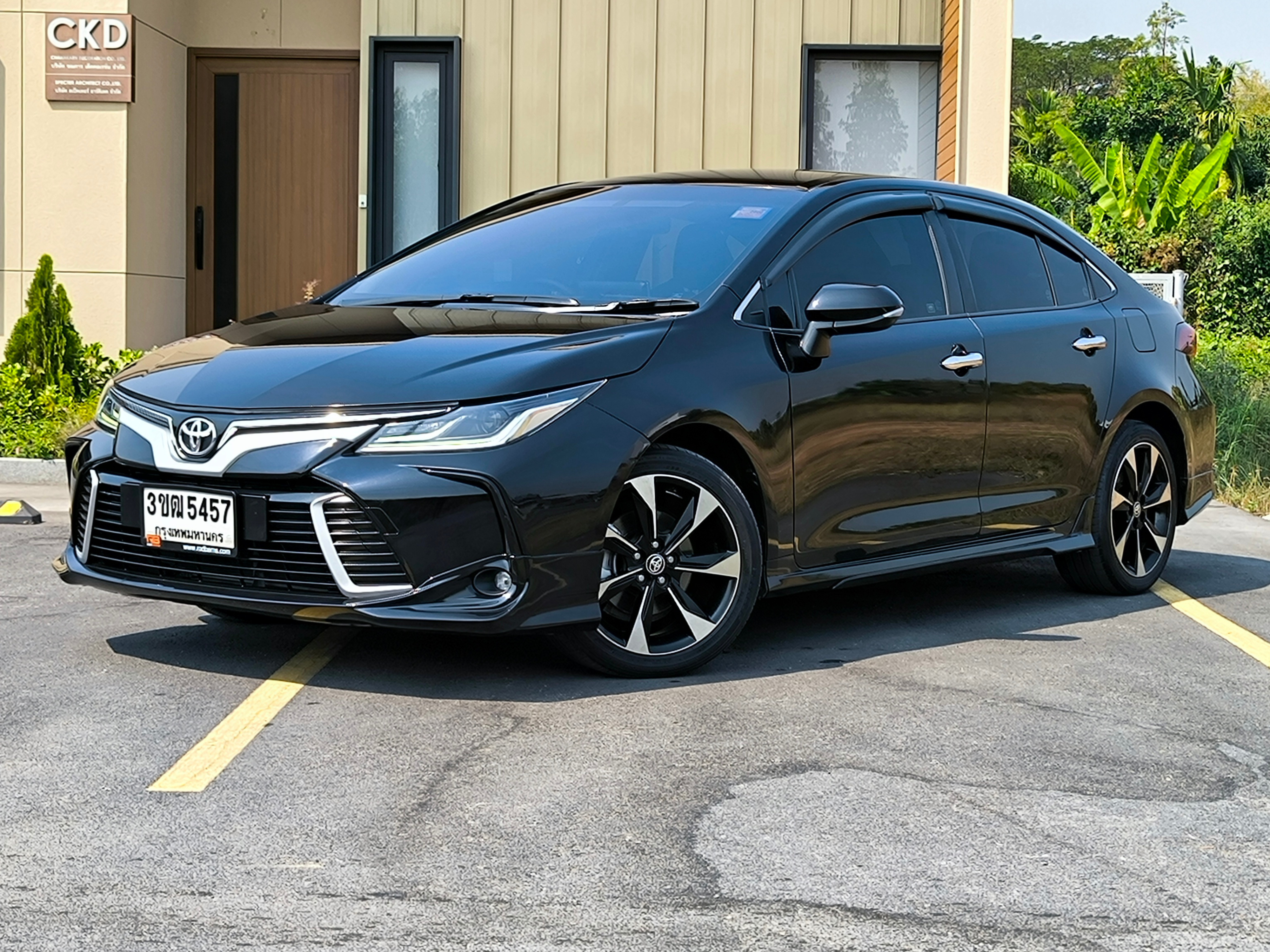 altis